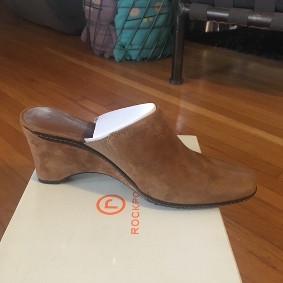 rockport suede clogs